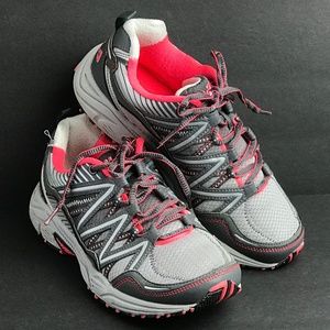 Size 8 Fila  Women's Running Shoes